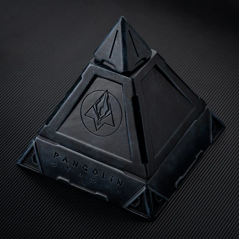 Pyramid Spinner Stand - Image 8